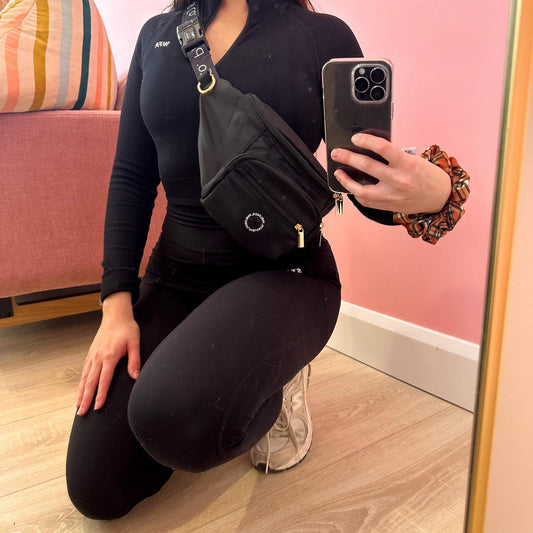 Dog walking Black: The Ultimate Bumbag